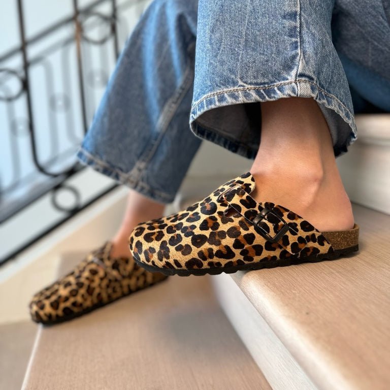Solal imprimé – Sabots Mules Femme en Suède, Semelle Confort en Liège et Cuir - Pastelle Boutique36Poil Léop